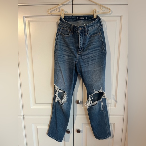 Hollister Ripped Knee Mom Jeans - Picture 4 of 6